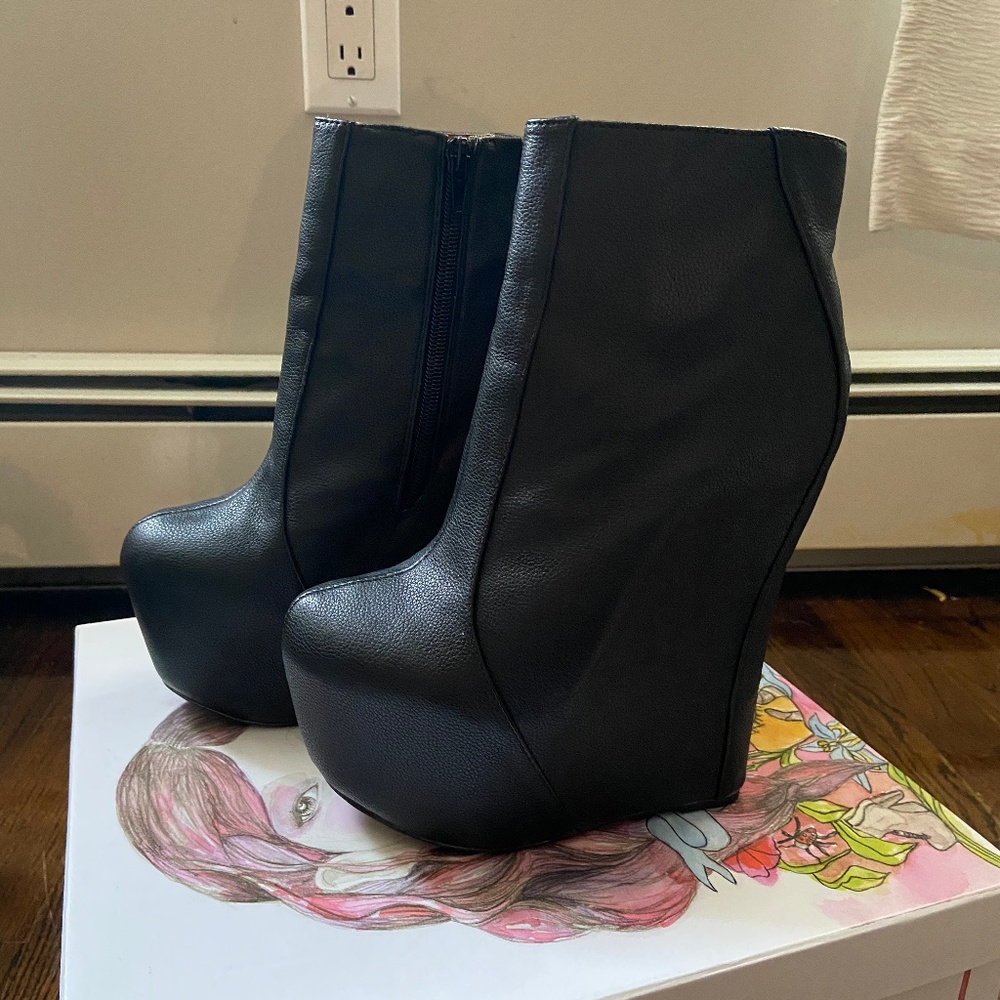 Jeffrey Campbell